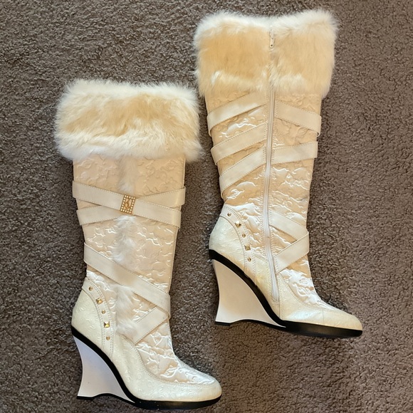 Baby Phat Shoes - NEW Baby Phat VTG White Rabbit Fur-Trim Studded Women's Tall Boots Shoes Y2K, 9